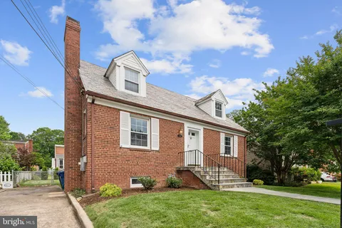 1725 Oakcrest Drive, Alexandria, VA 22302 - MLS#: VAAX2045412