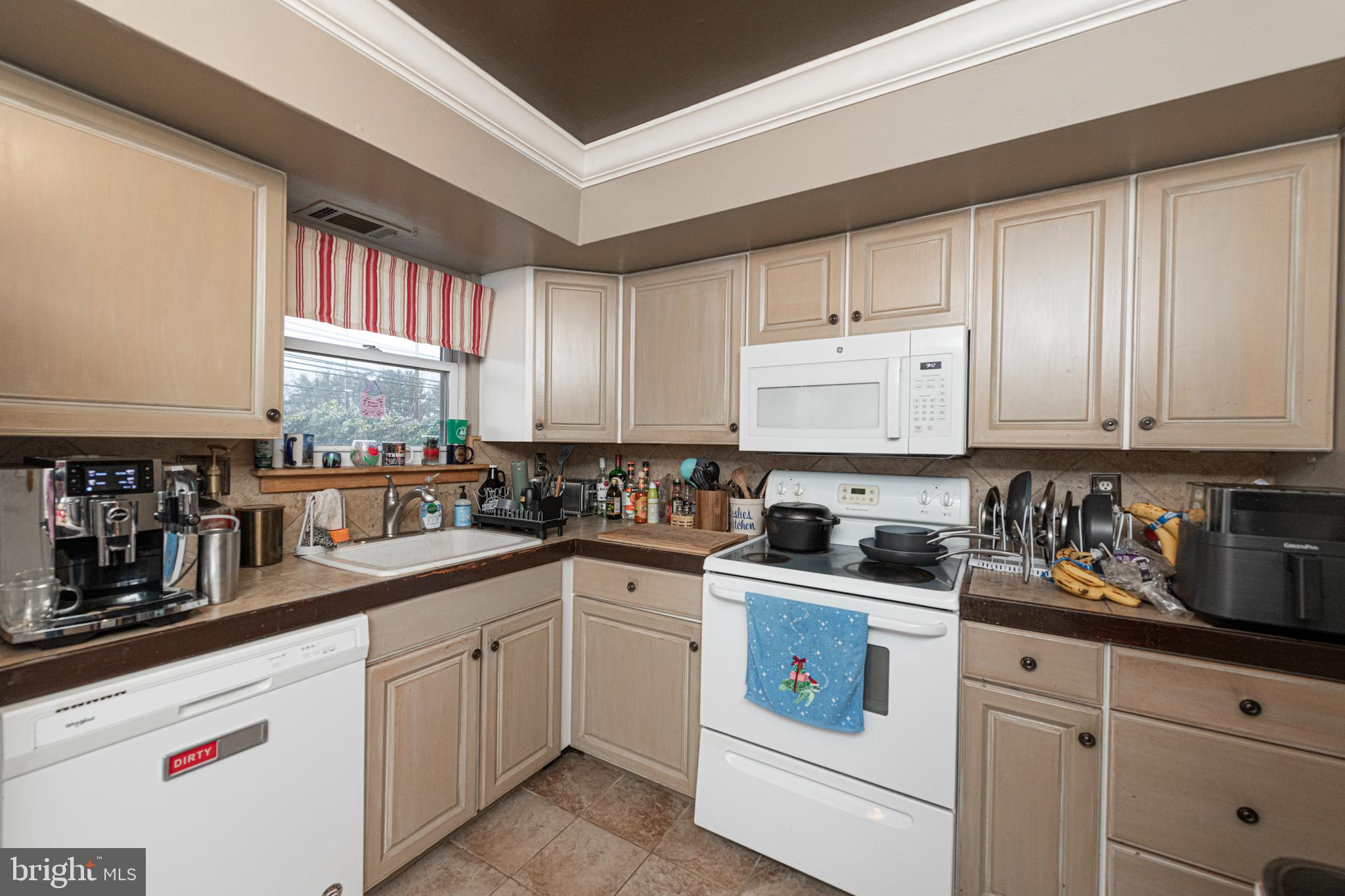 ORCHARD COURTS - Residential