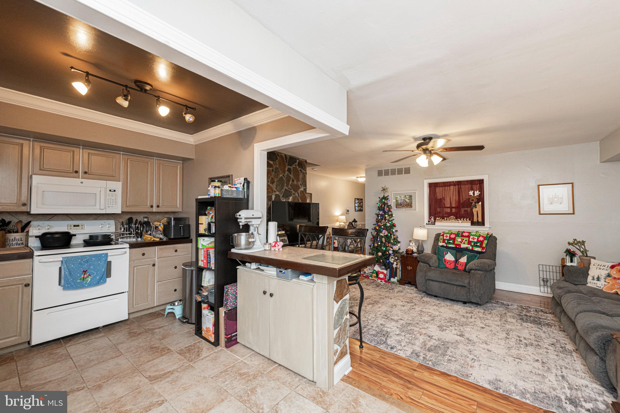 ORCHARD COURTS - Residential