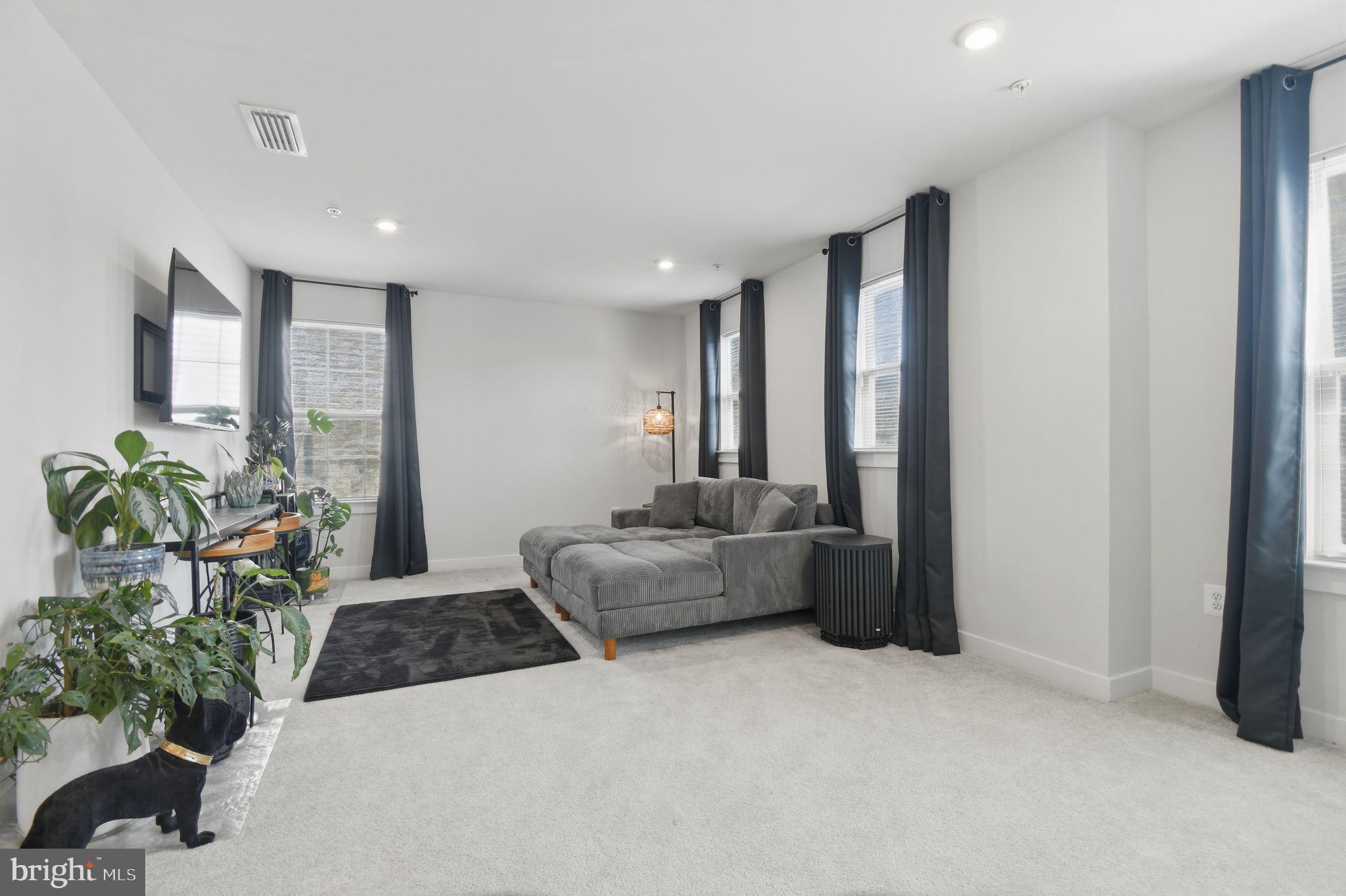 TIMOTHY BRANCH SINGLES - Residential