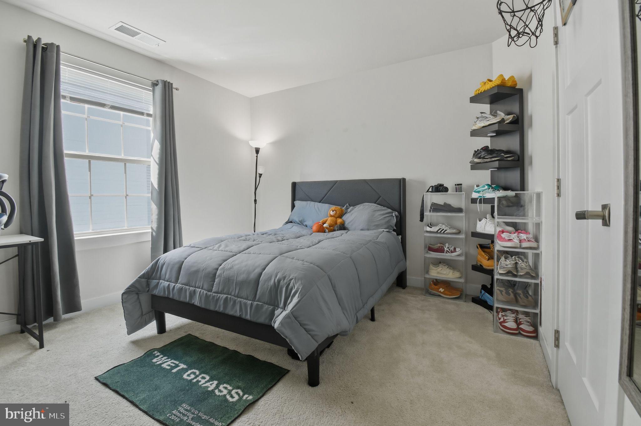 TIMOTHY BRANCH SINGLES - Residential