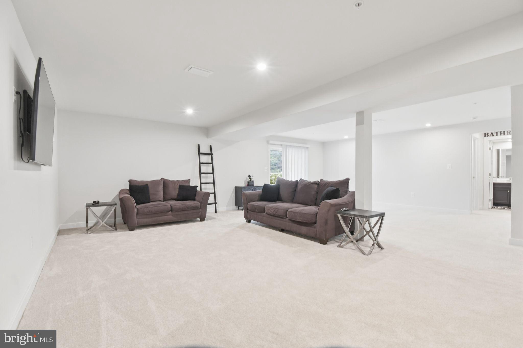 TIMOTHY BRANCH SINGLES - Residential