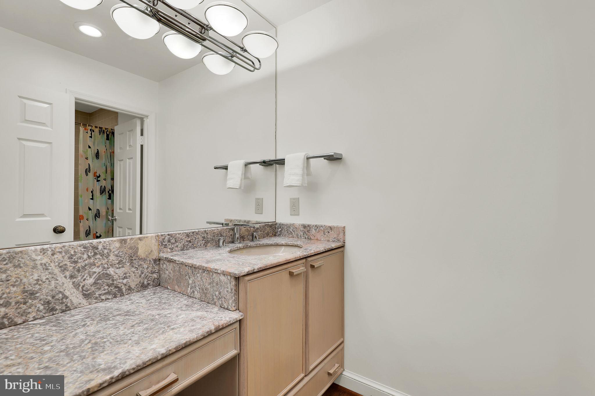 LUXMANOR - Residential