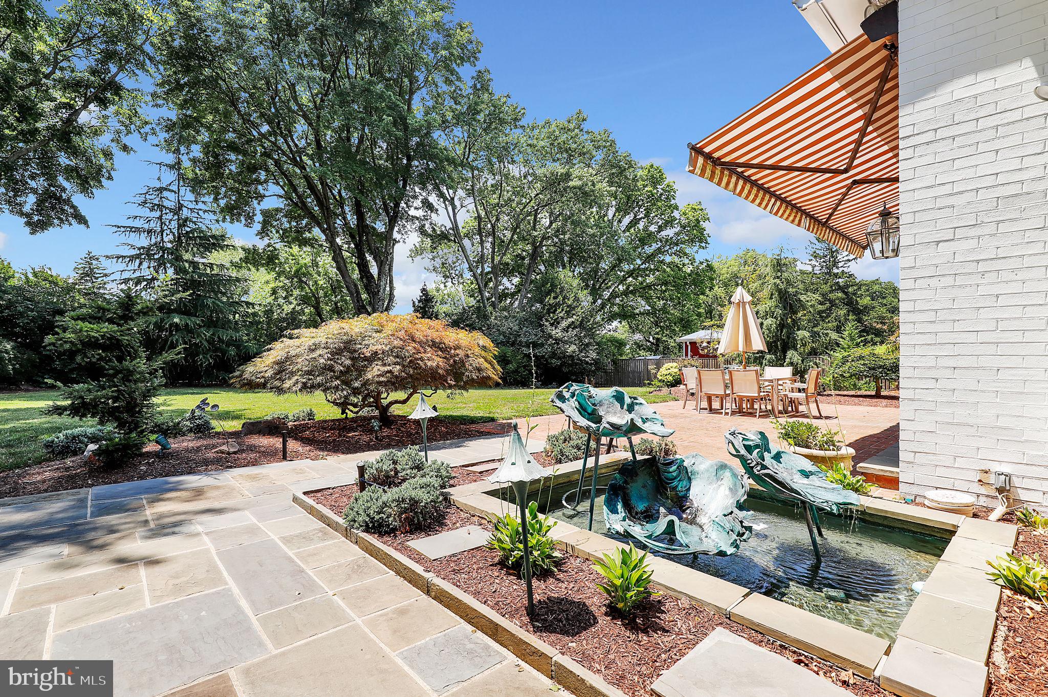 LUXMANOR - Residential