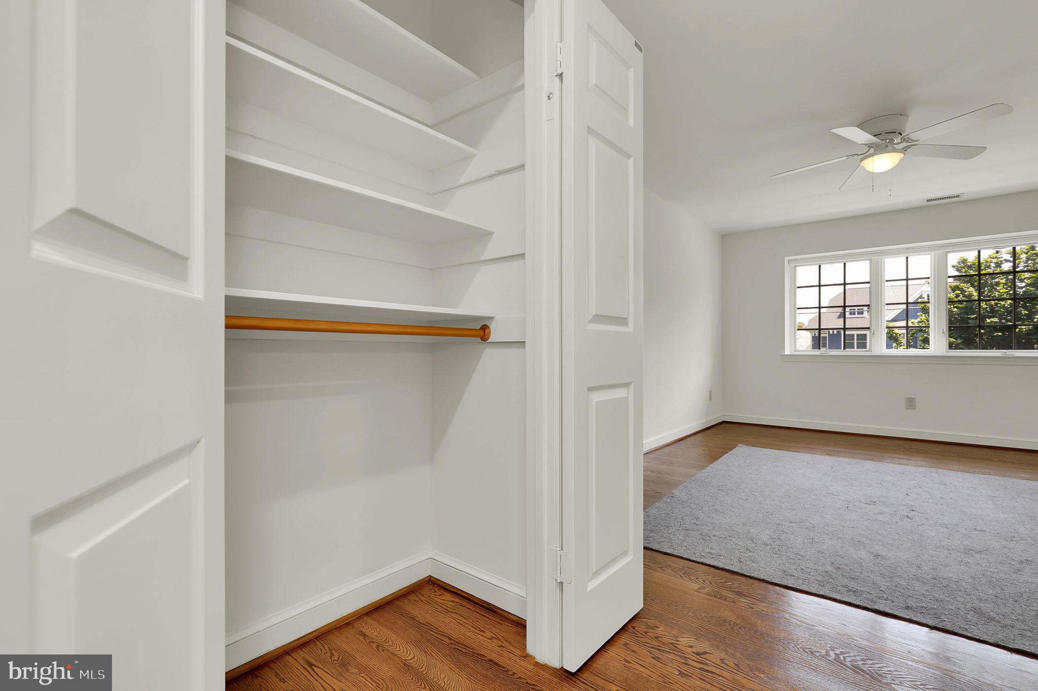 LUXMANOR - Residential