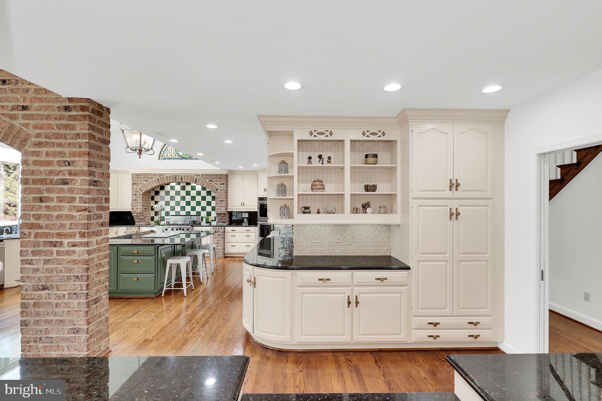 LUXMANOR - Residential