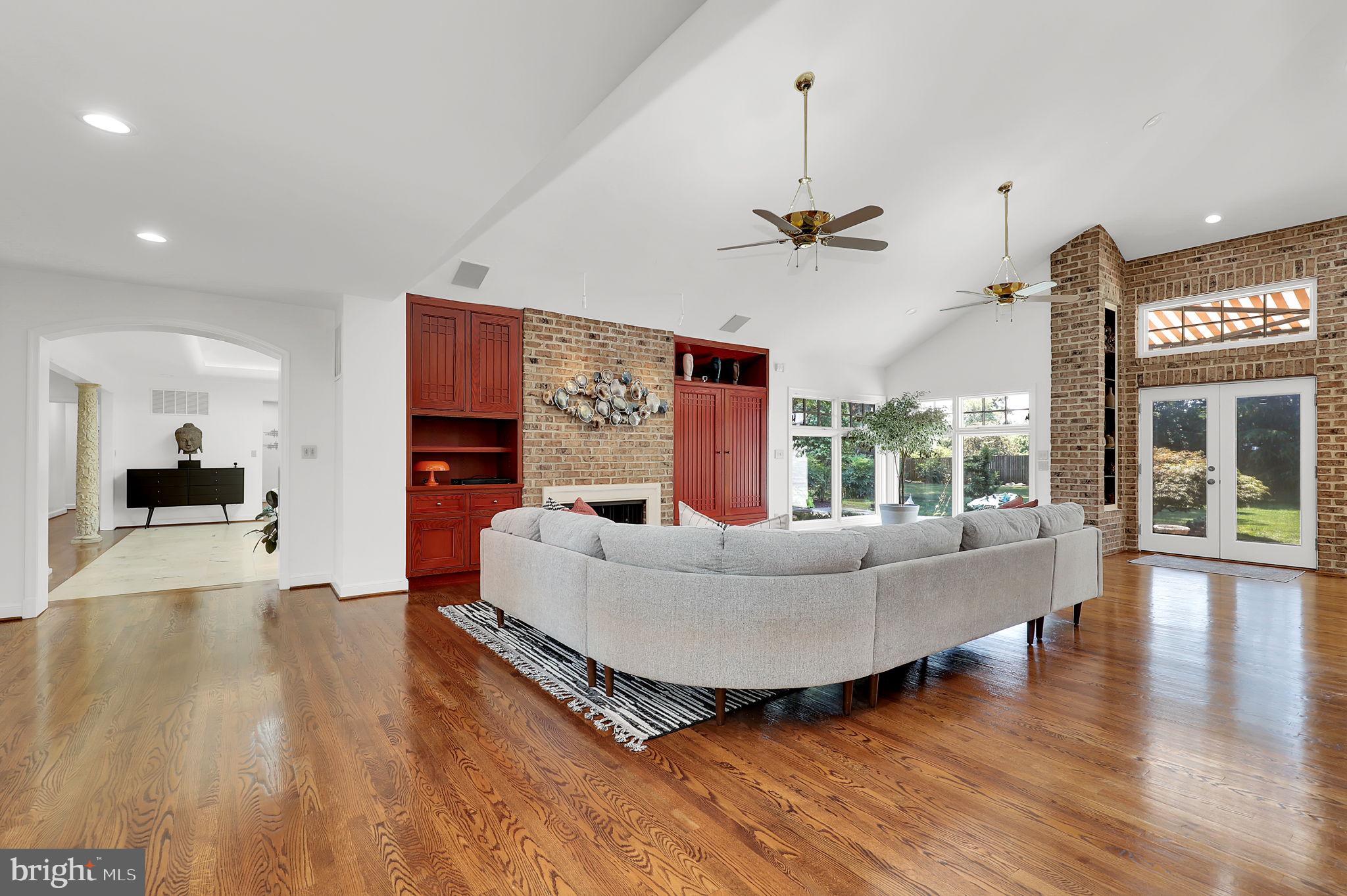 LUXMANOR - Residential