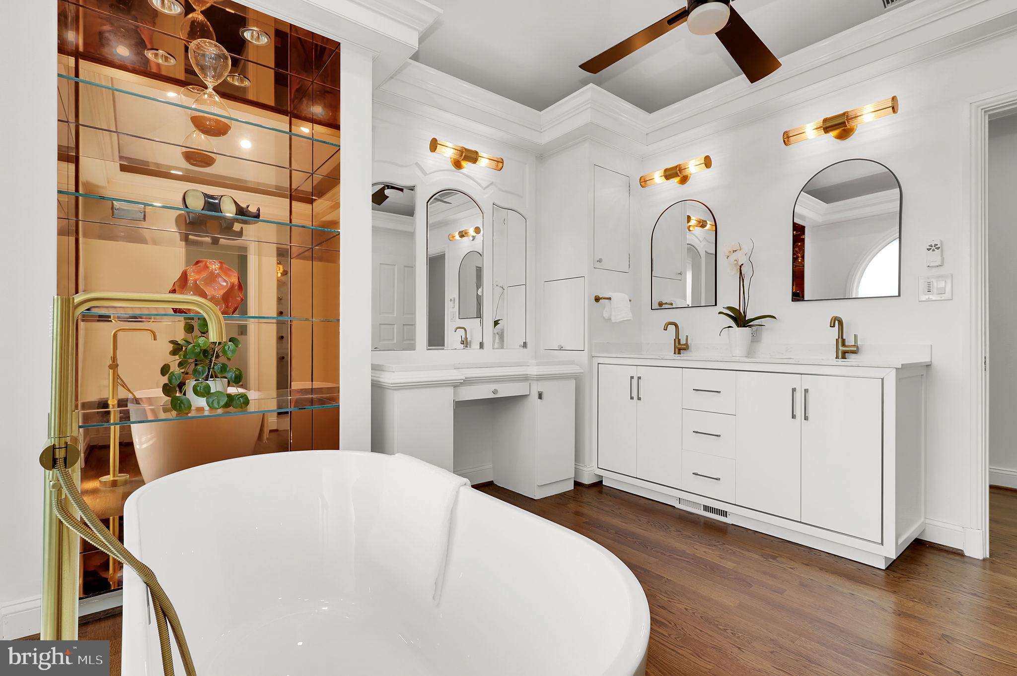 LUXMANOR - Residential