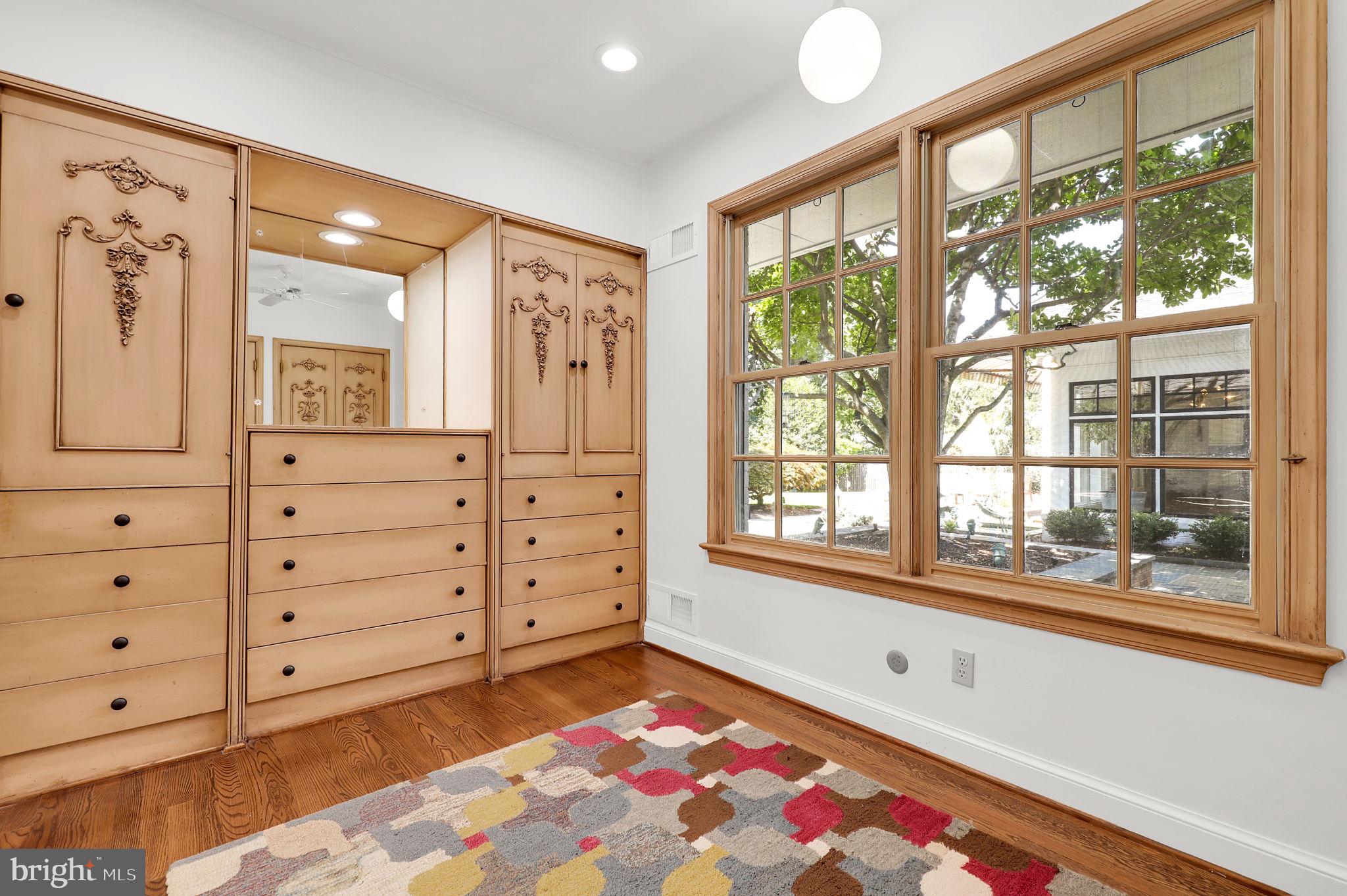 LUXMANOR - Residential