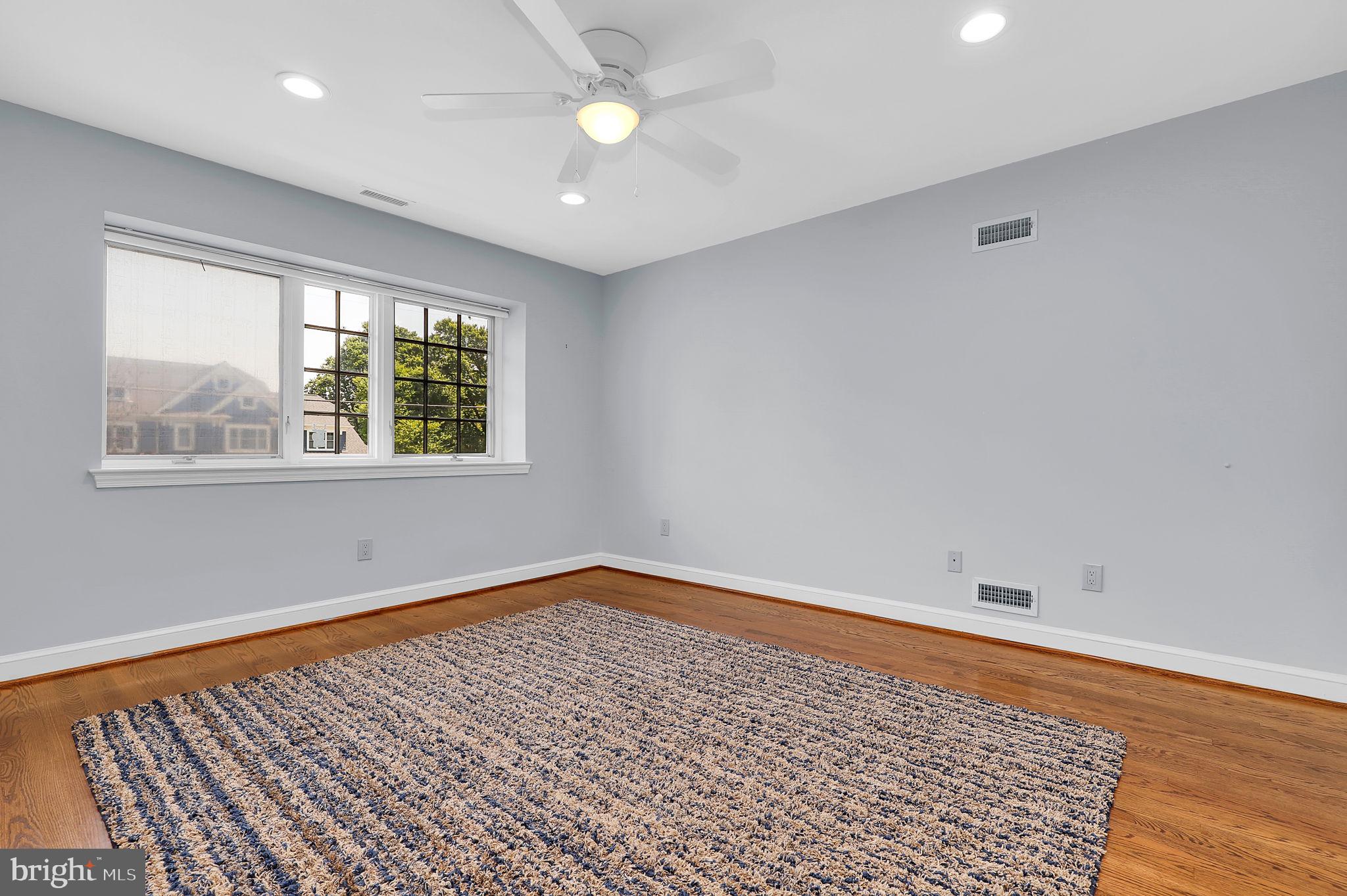 LUXMANOR - Residential