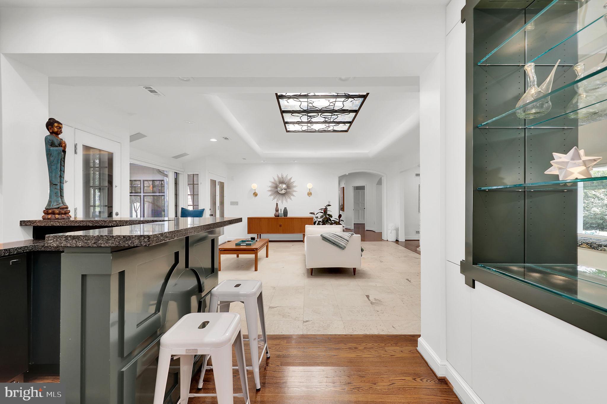 LUXMANOR - Residential