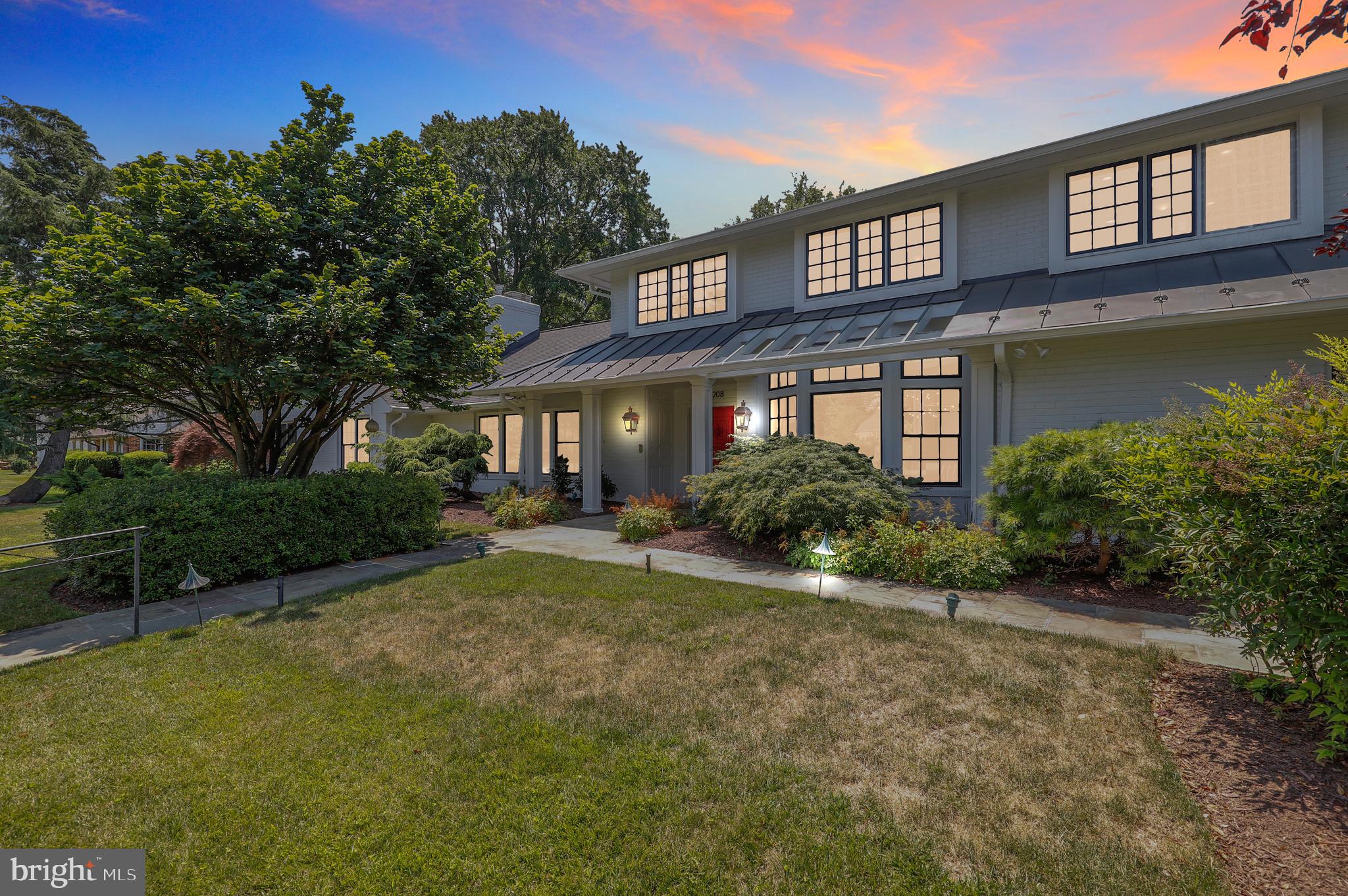 LUXMANOR - Residential