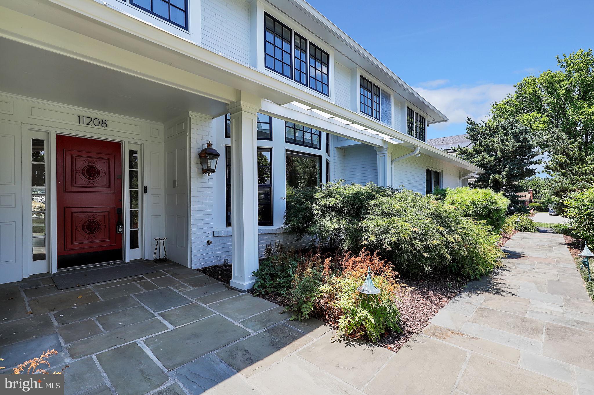 LUXMANOR - Residential