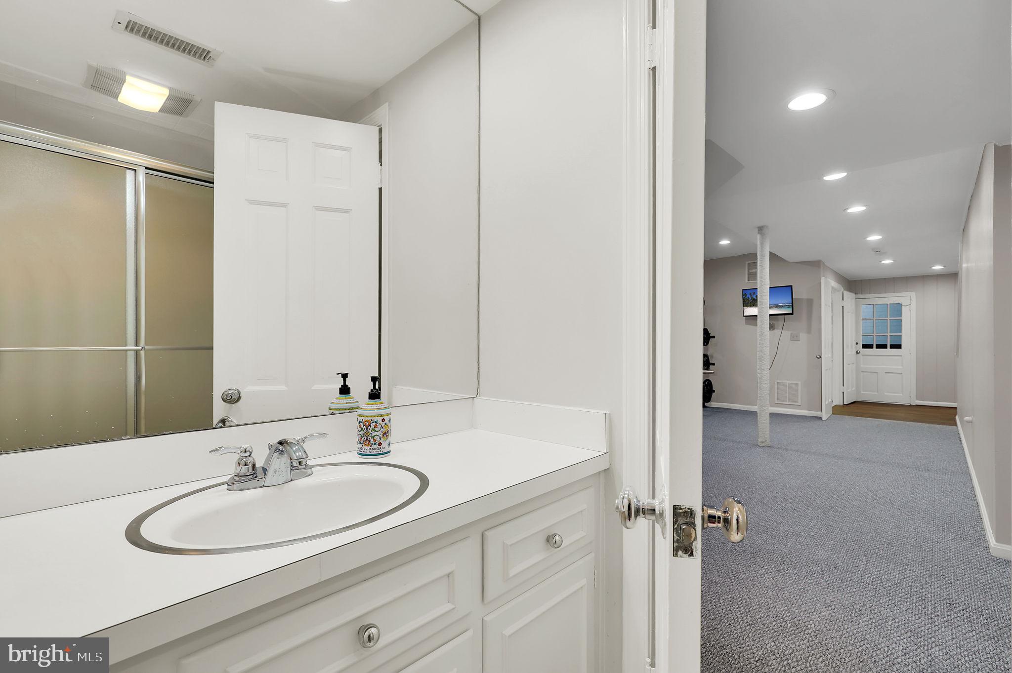 LUXMANOR - Residential