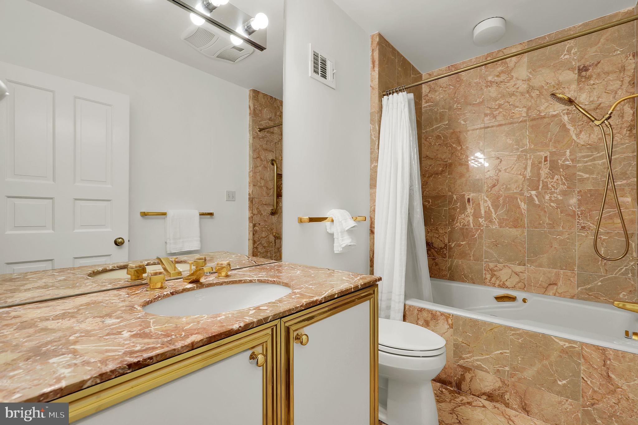 LUXMANOR - Residential