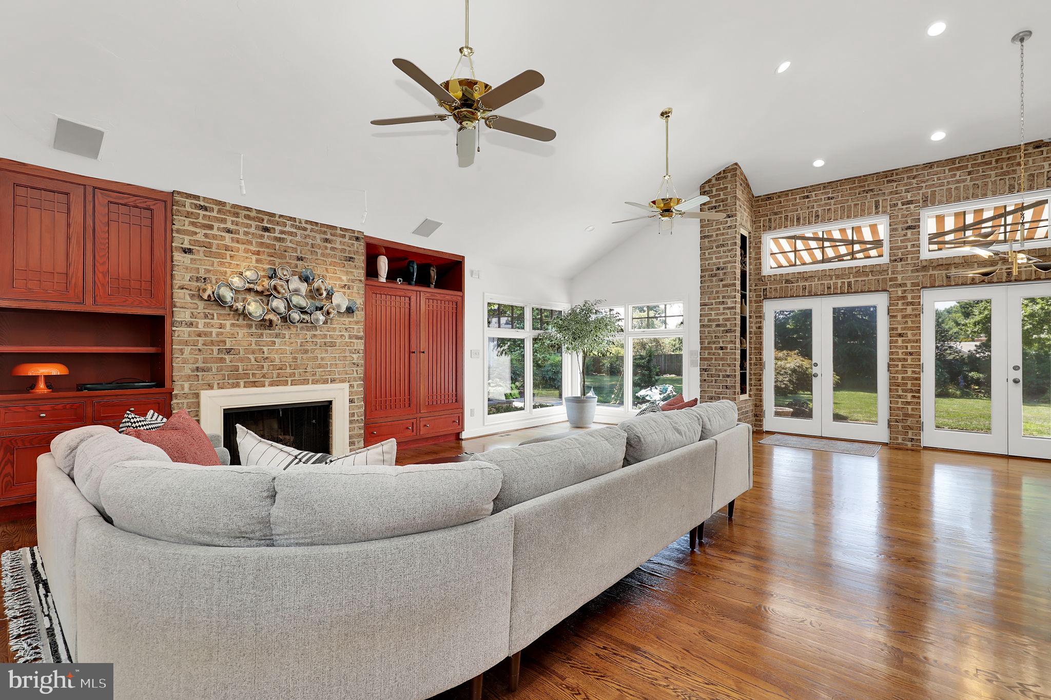 LUXMANOR - Residential