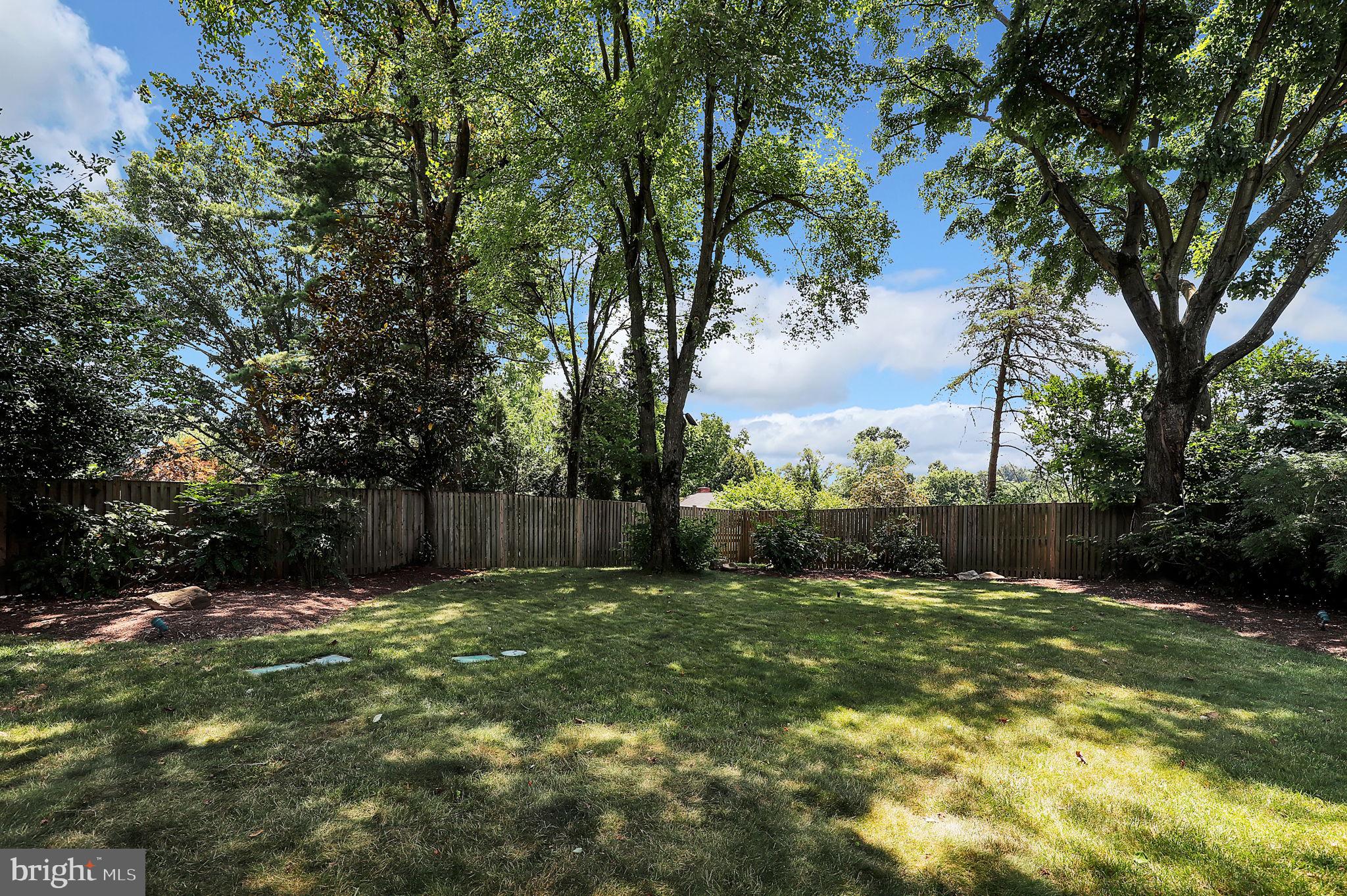 LUXMANOR - Residential