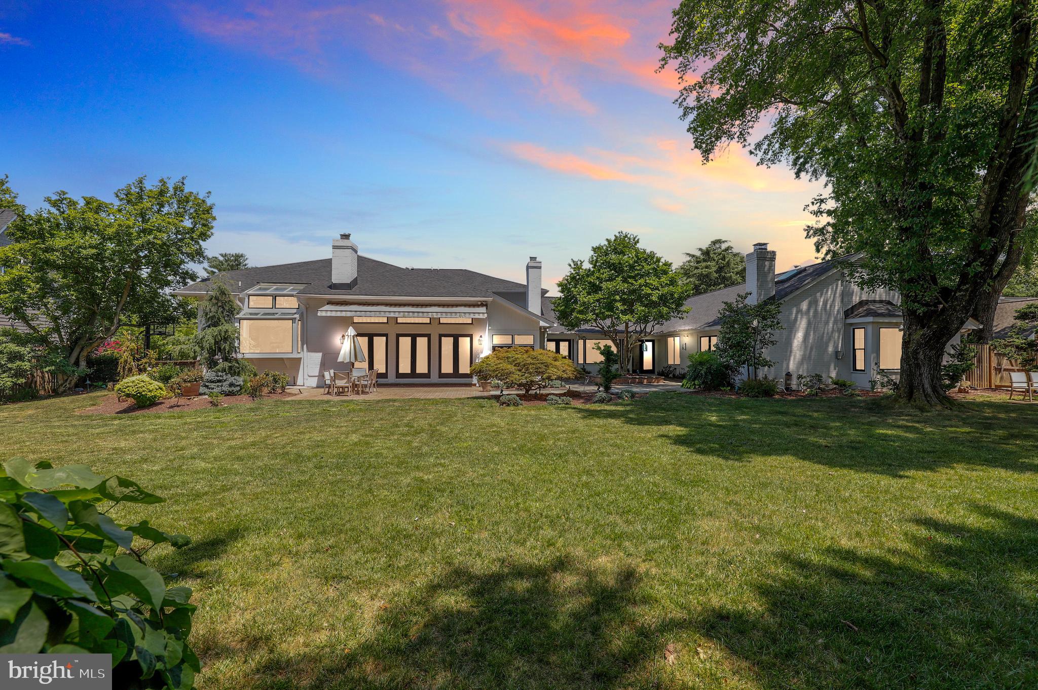 LUXMANOR - Residential