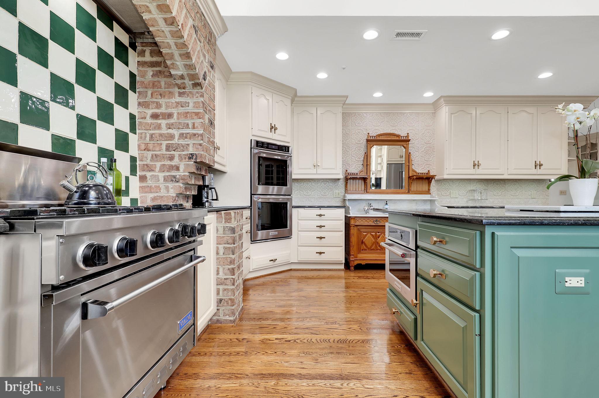 LUXMANOR - Residential