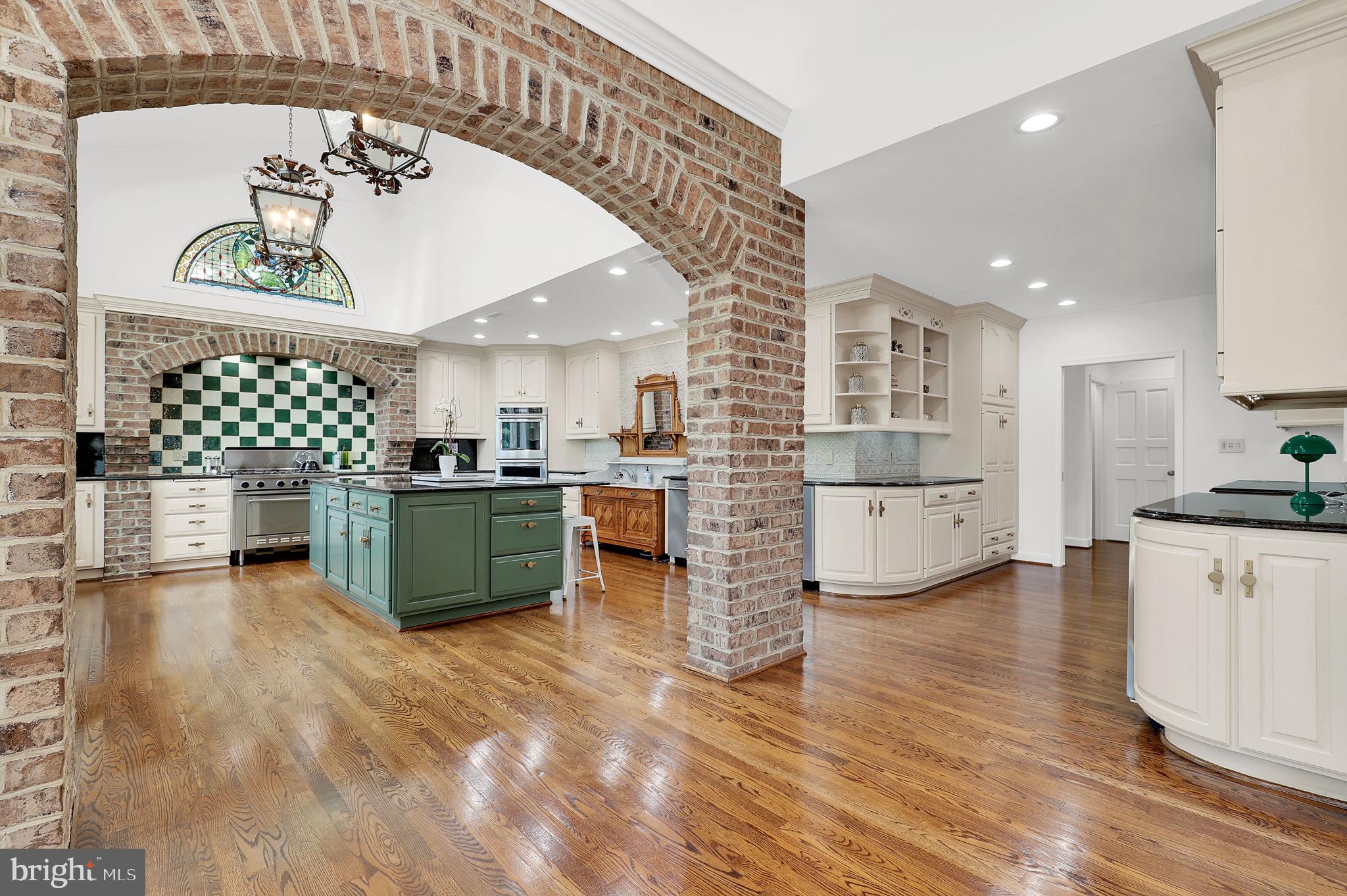 LUXMANOR - Residential