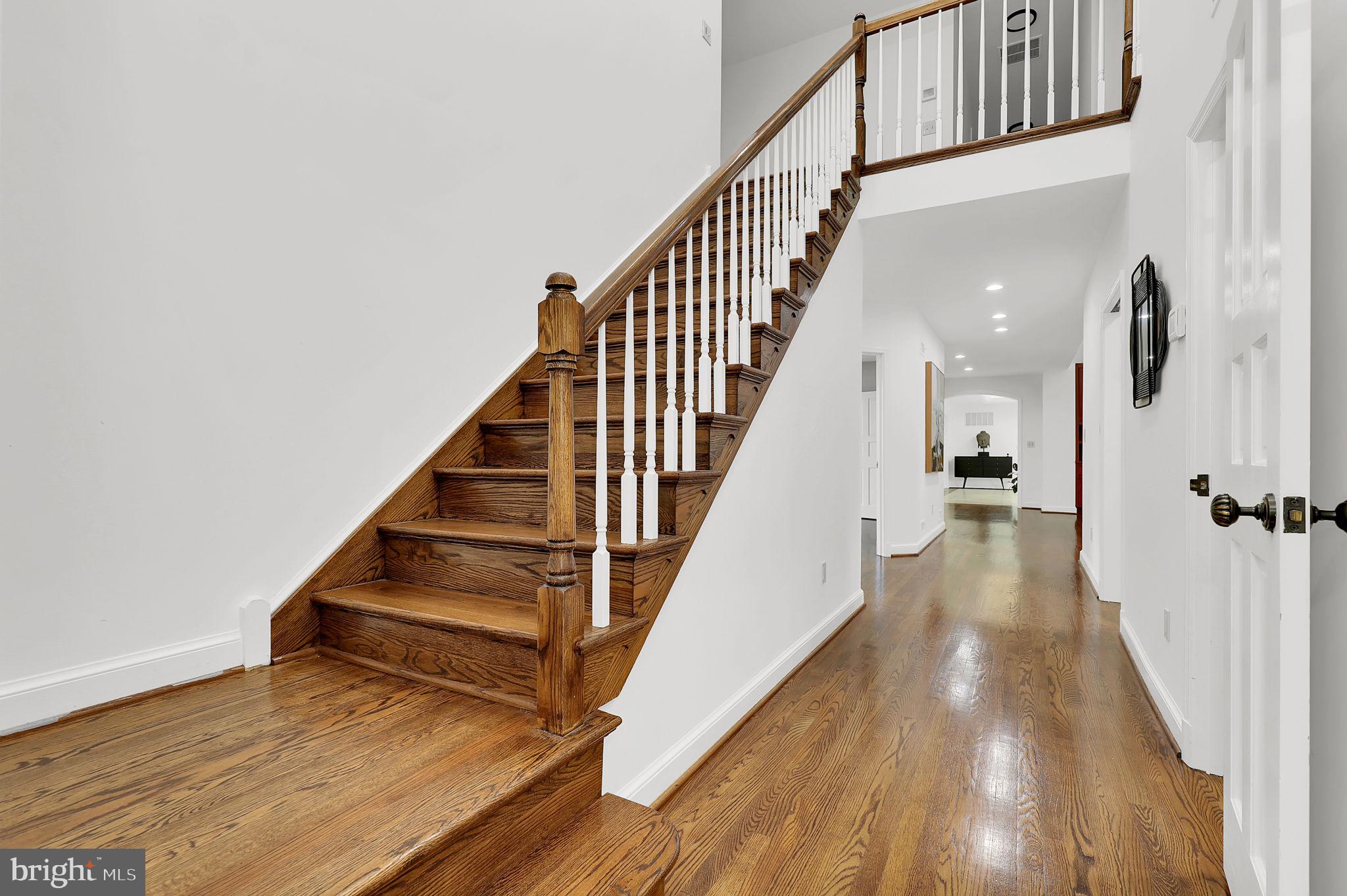 LUXMANOR - Residential