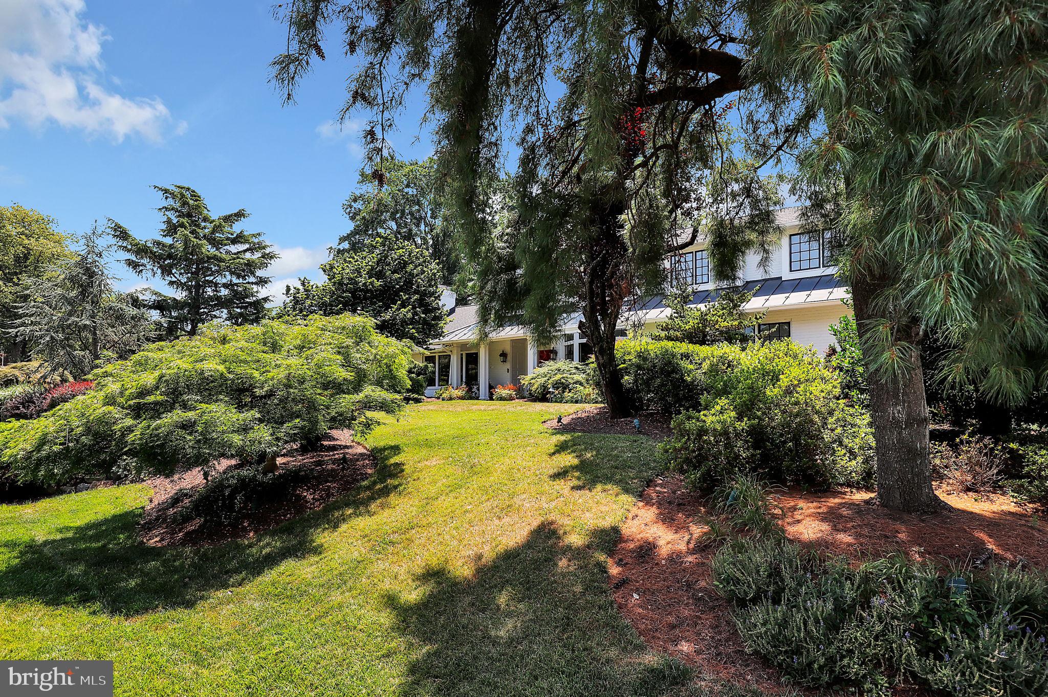 LUXMANOR - Residential