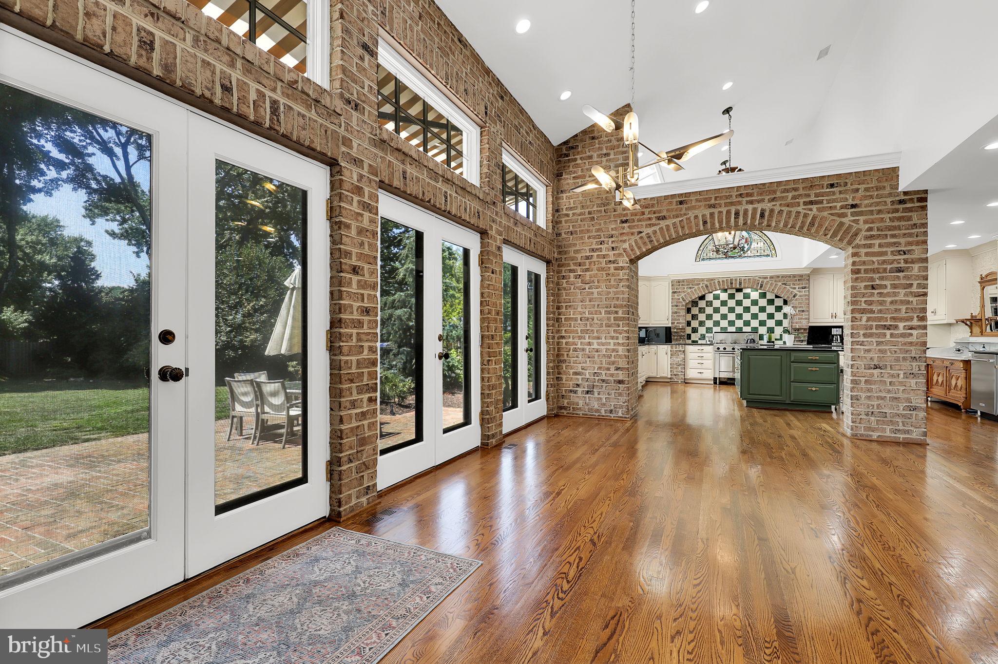 LUXMANOR - Residential