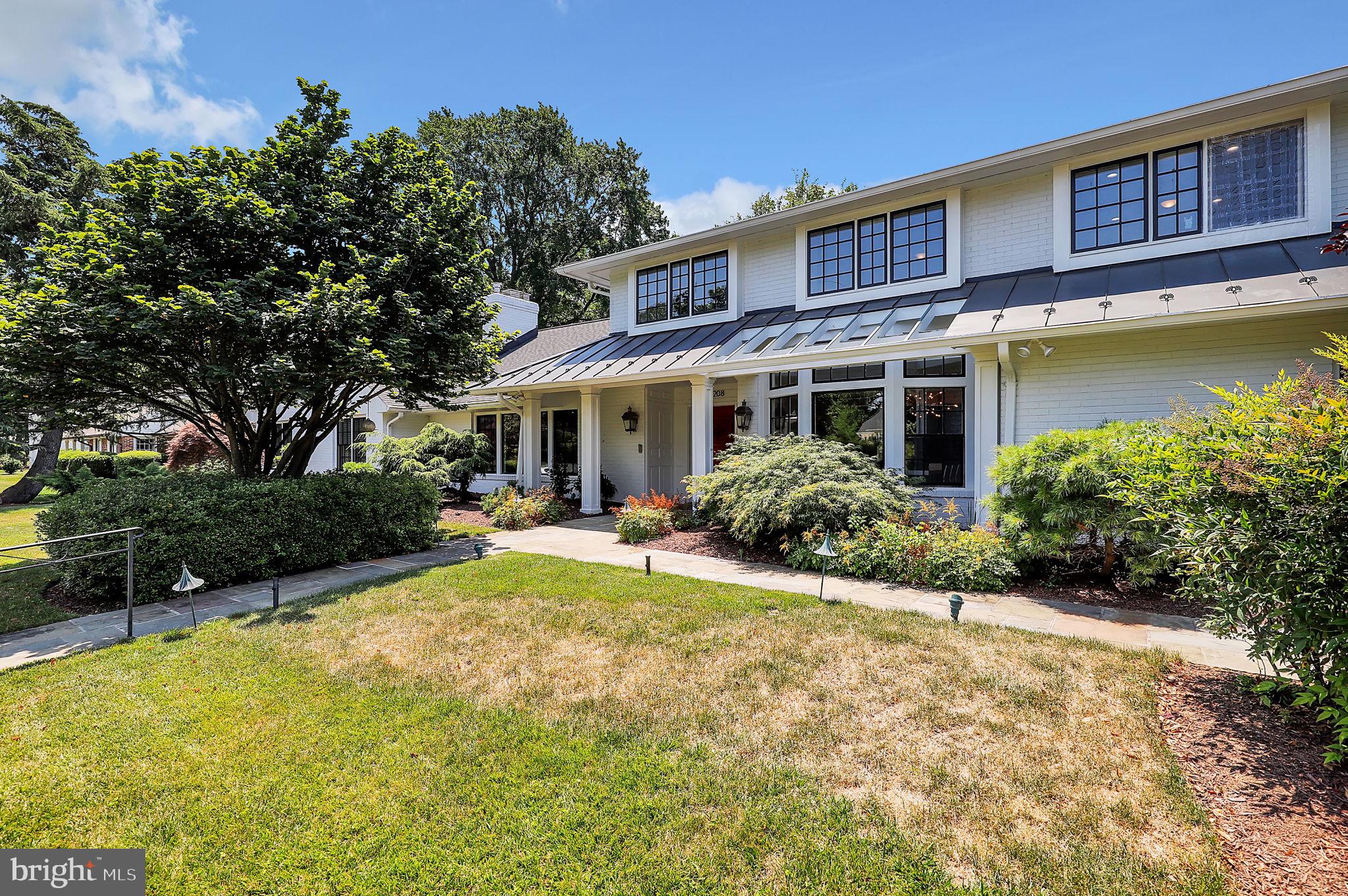 LUXMANOR - Residential