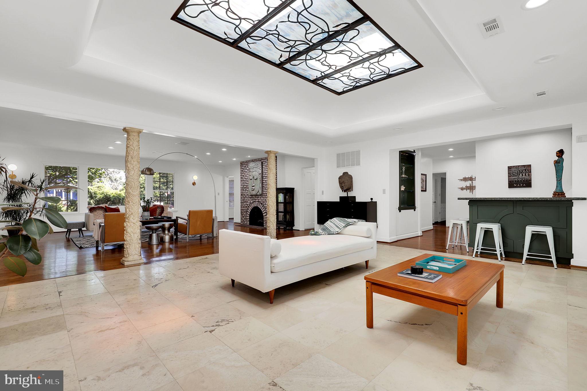 LUXMANOR - Residential