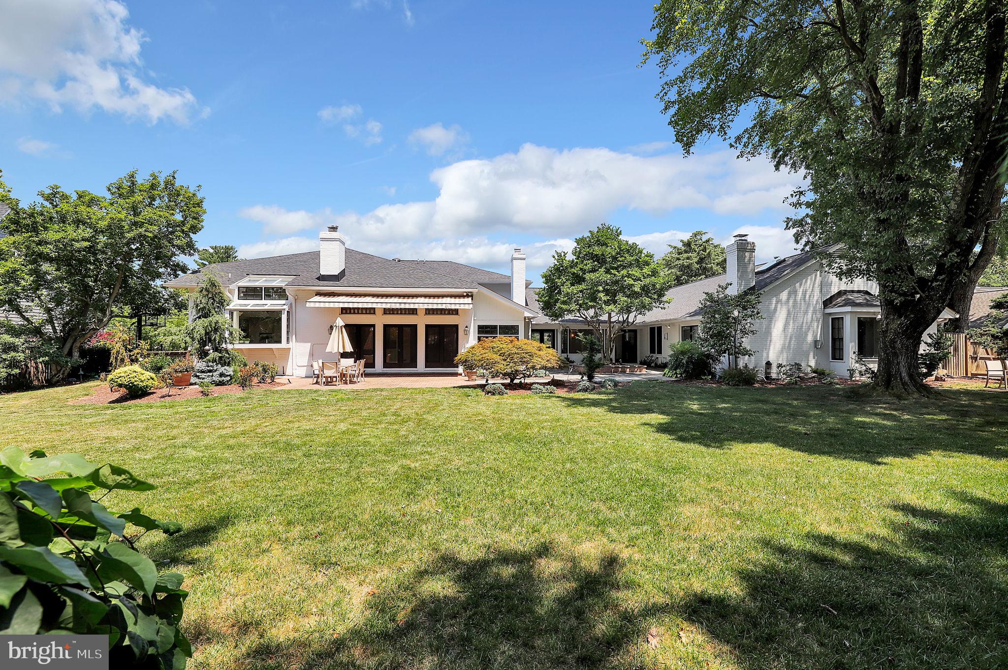 LUXMANOR - Residential