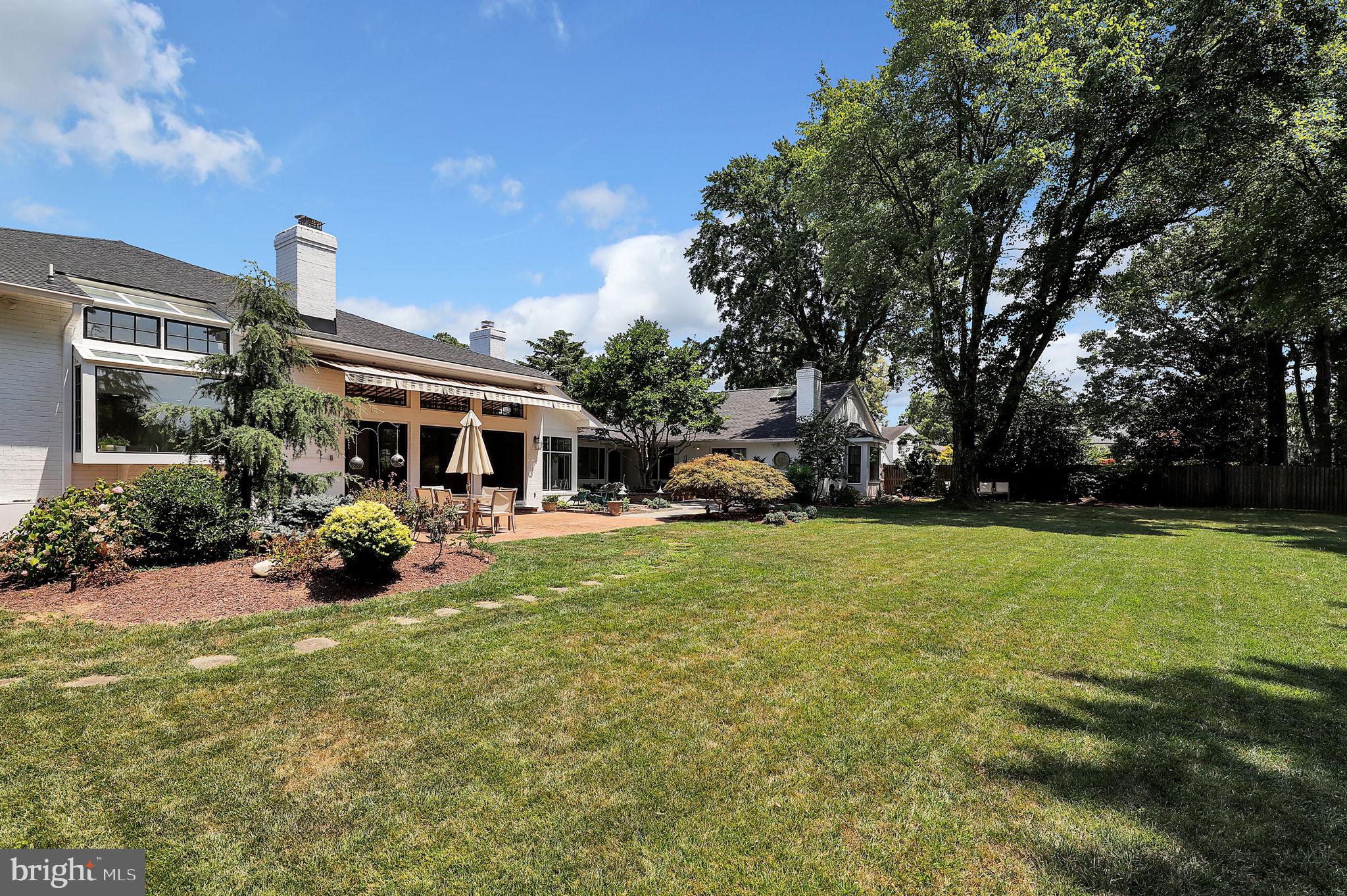 LUXMANOR - Residential