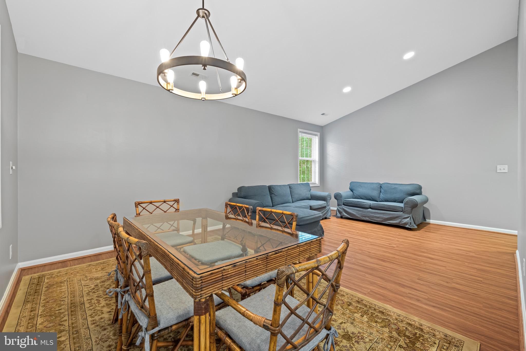 BURNCOURT - Residential Lease