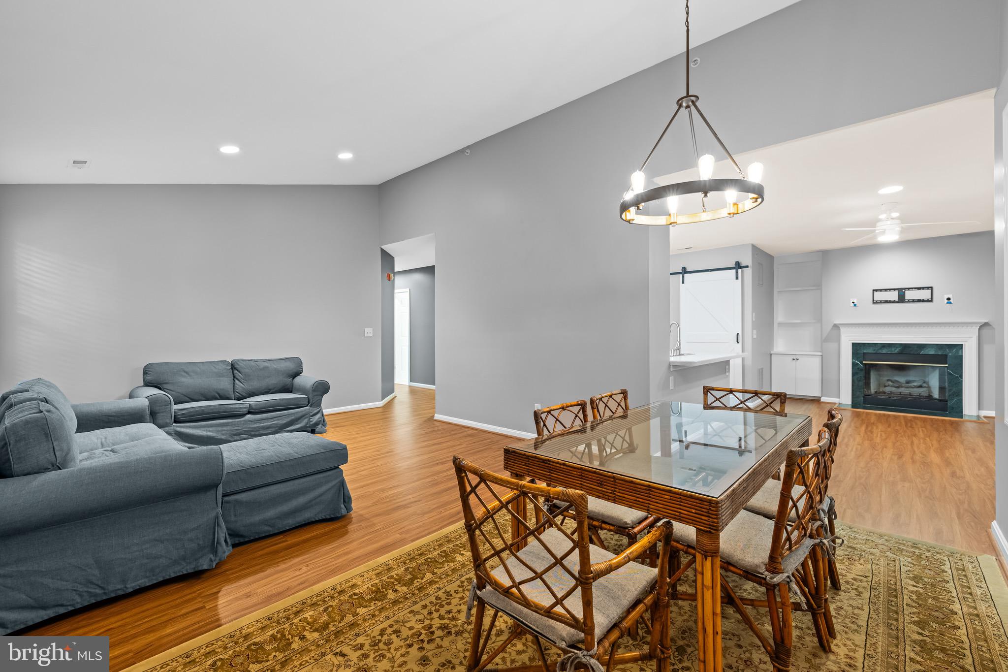 BURNCOURT - Residential Lease