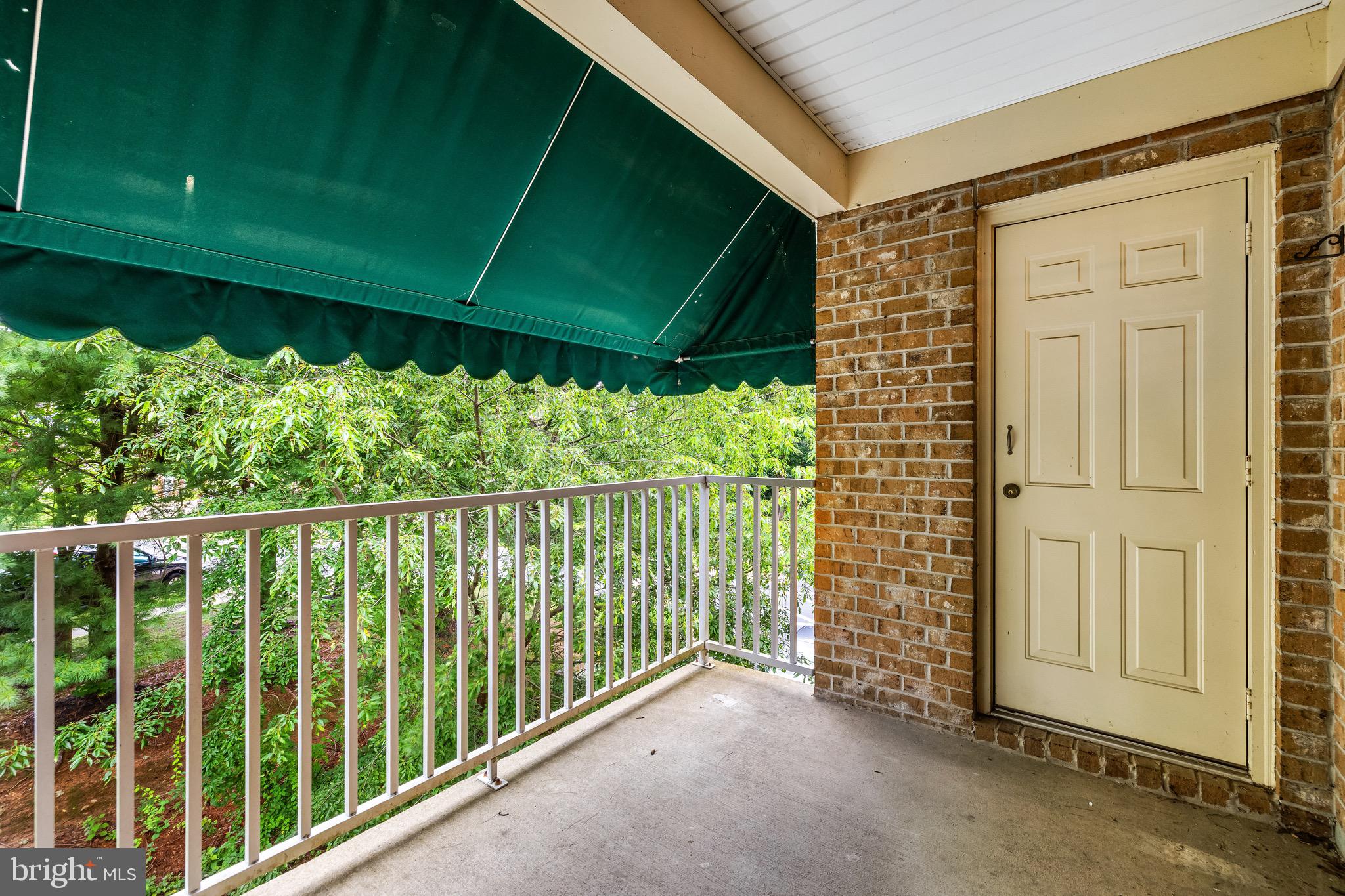 BURNCOURT - Residential Lease