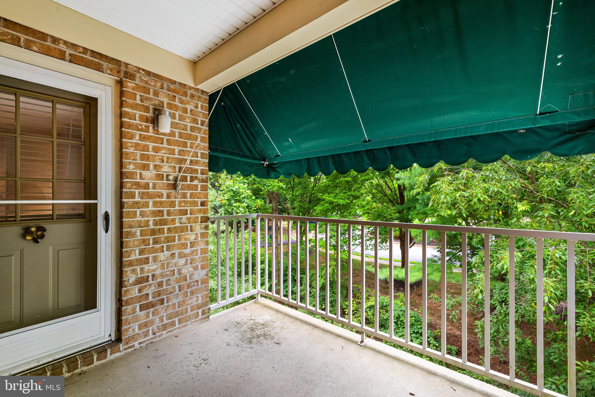 BURNCOURT - Residential Lease