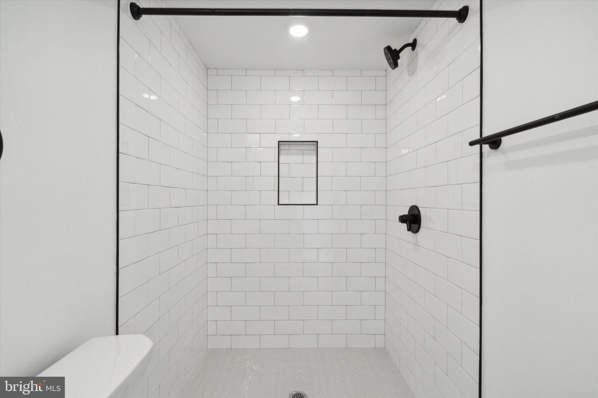 OLDE KENSINGTON - Residential Lease