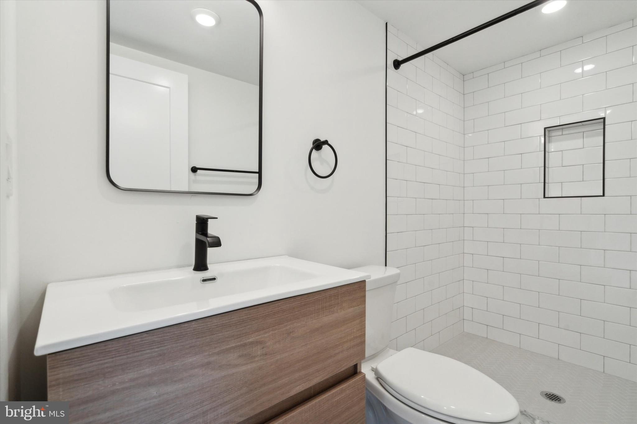 OLDE KENSINGTON - Residential Lease