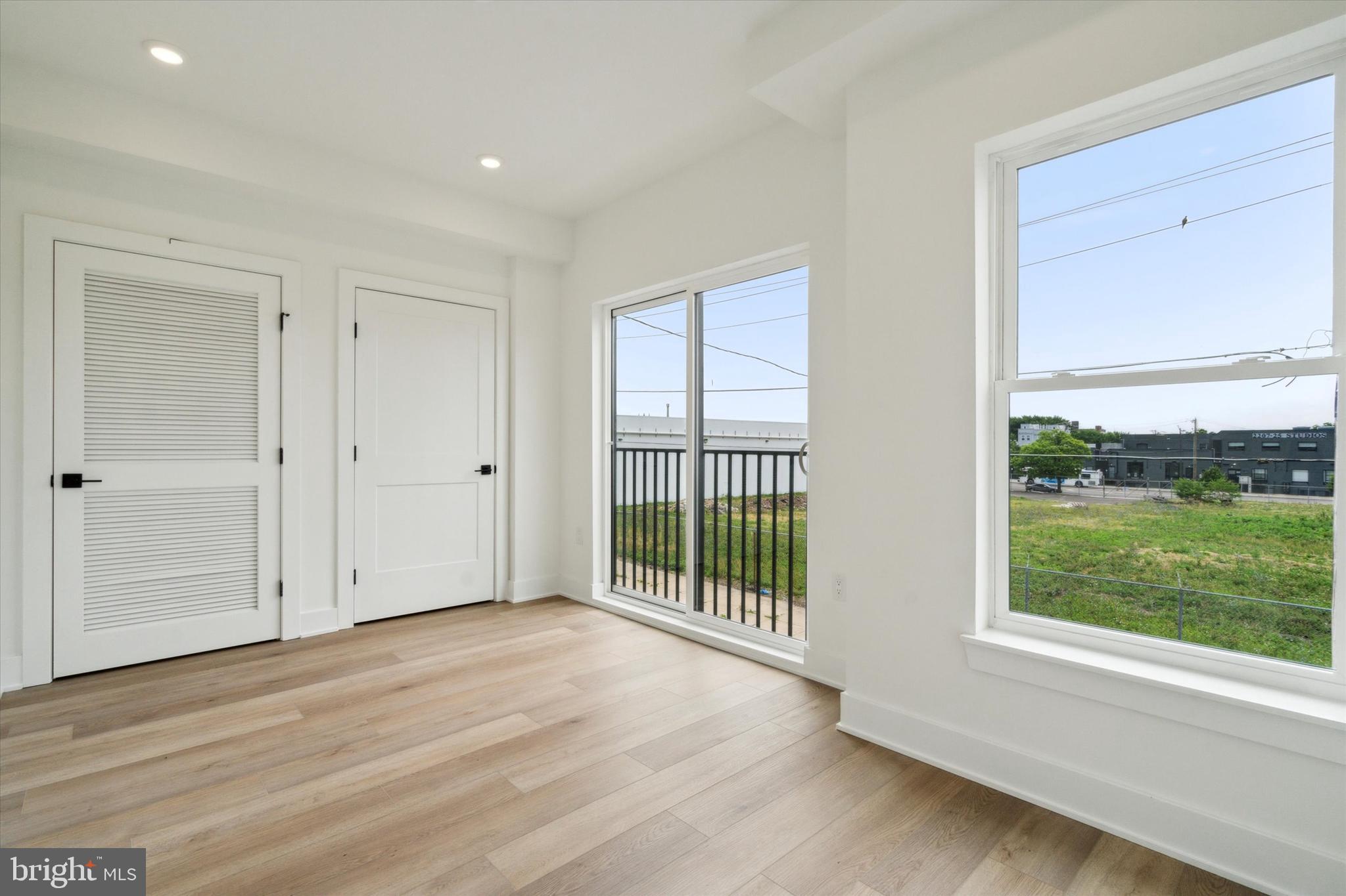 OLDE KENSINGTON - Residential Lease