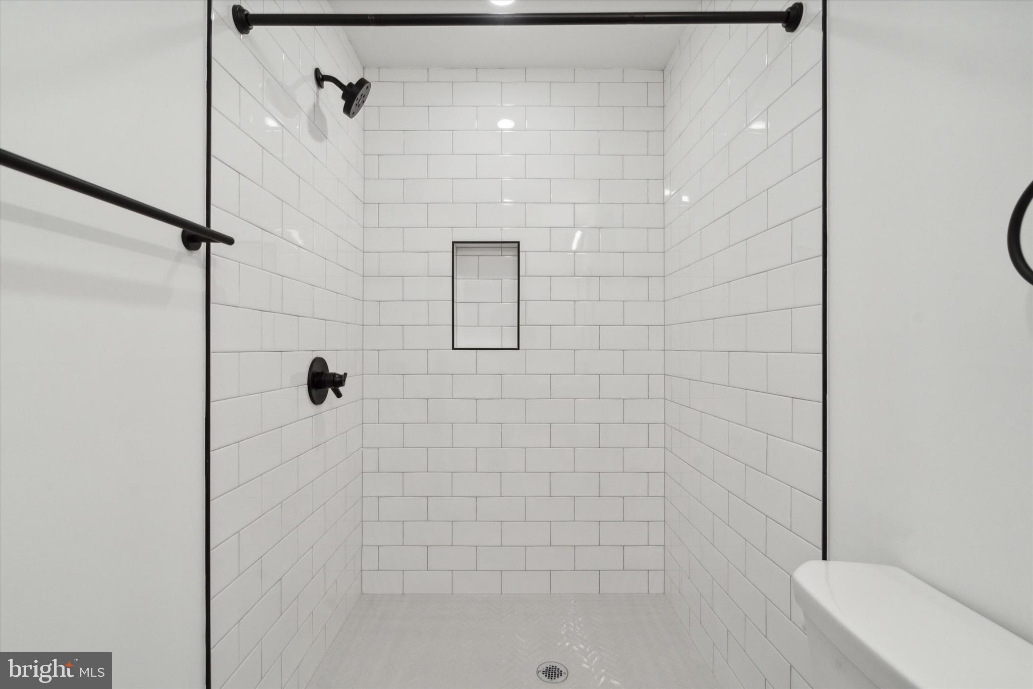 OLDE KENSINGTON - Residential Lease