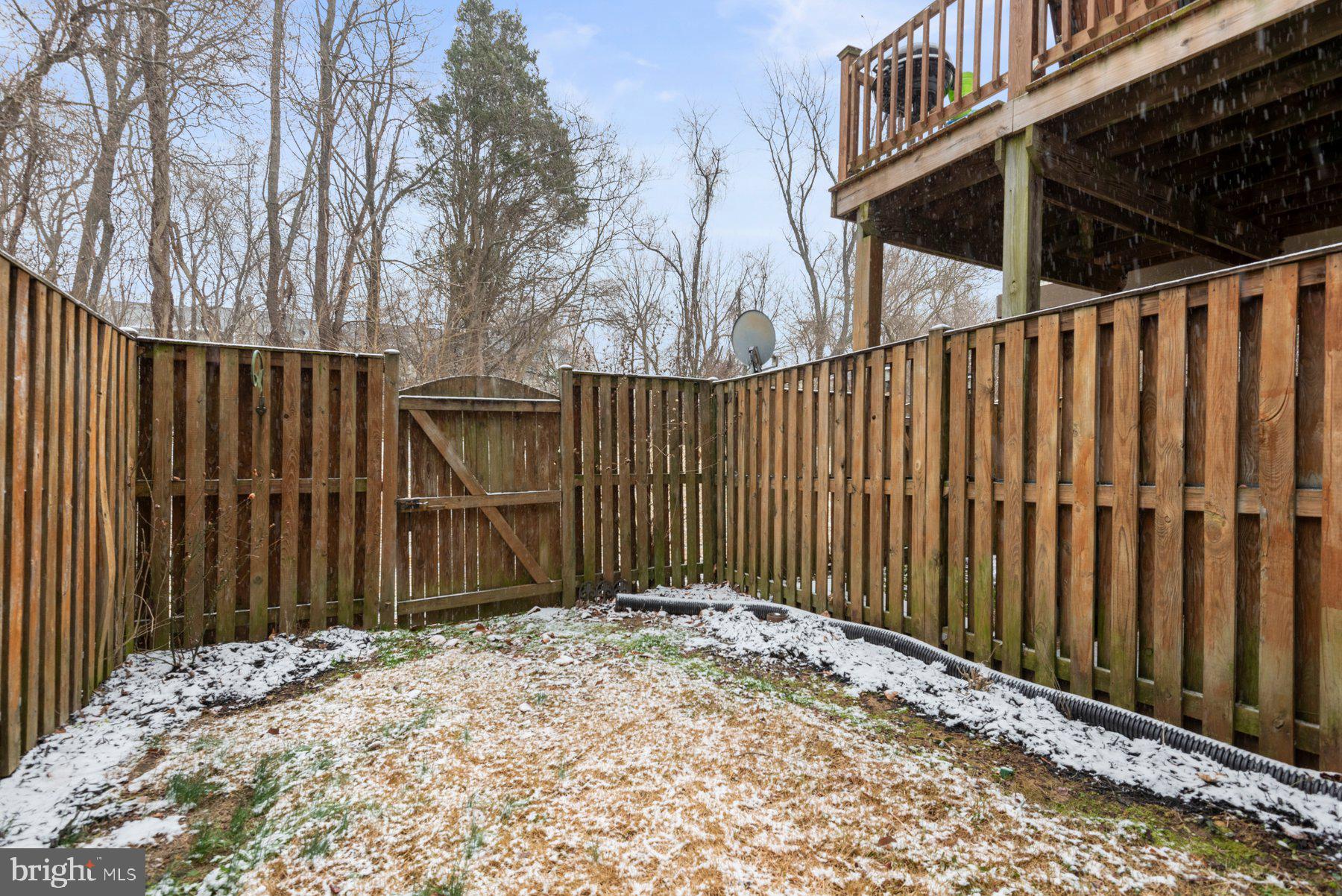 STONEHAVEN MEWS IN CROFTON VILLAGE - Residential