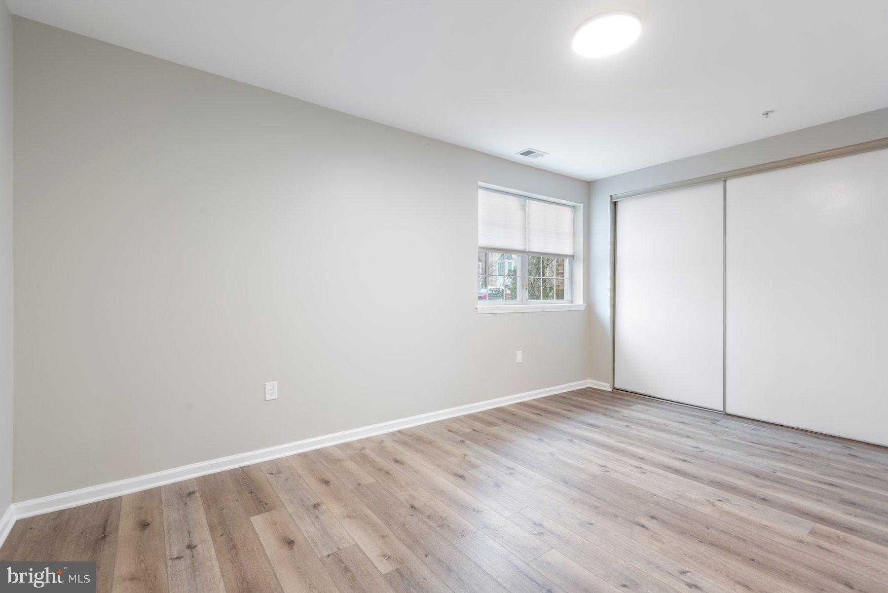 STONEHAVEN MEWS IN CROFTON VILLAGE - Residential