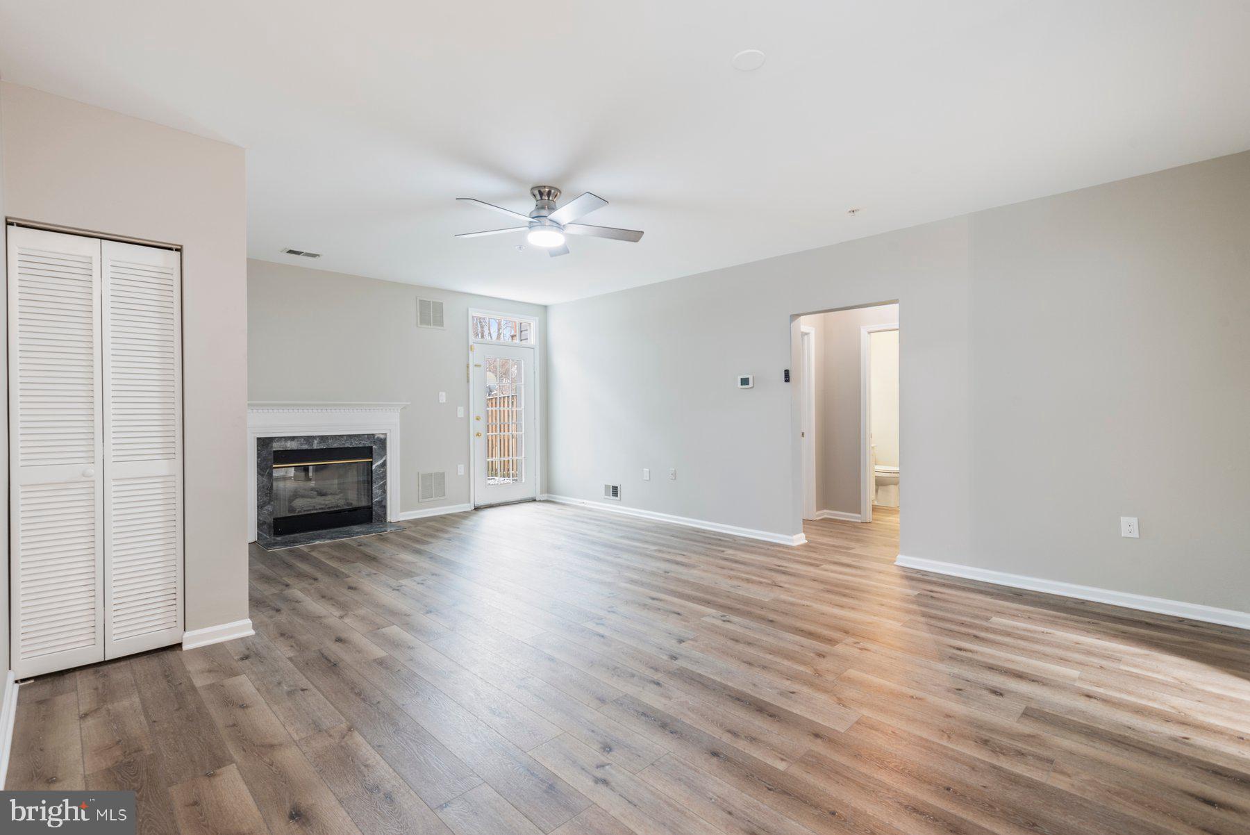 STONEHAVEN MEWS IN CROFTON VILLAGE - Residential