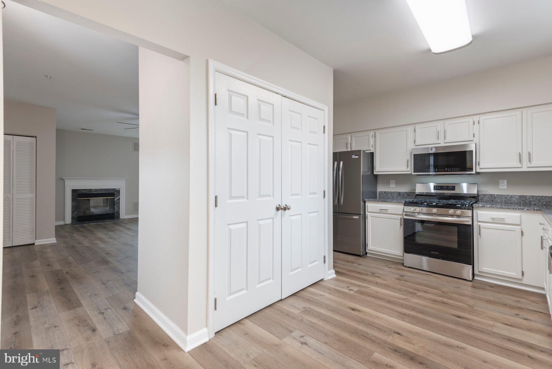 STONEHAVEN MEWS IN CROFTON VILLAGE - Residential