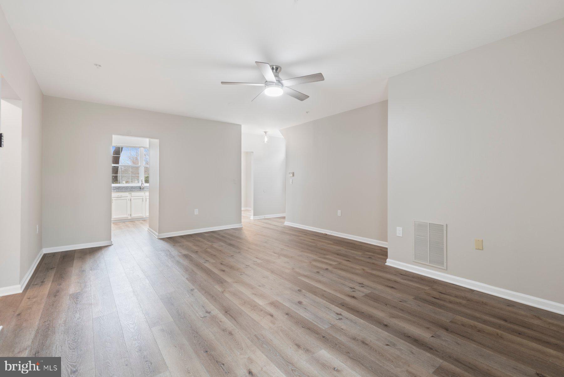 STONEHAVEN MEWS IN CROFTON VILLAGE - Residential