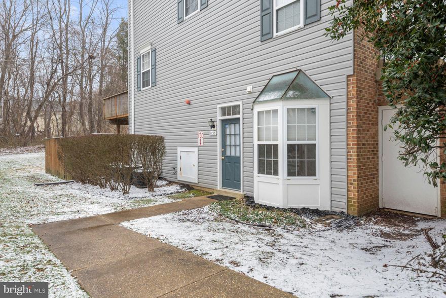 REMODELED AND READY for new owners! Fresh paint, new flooring, new lighting and hardware, new stainless steel appliances and granite countertops are just some of the recently finished upgrades!   A gas fireplace and private backyard add to the charm of this 1 level end of group condominium/townhouse with 2 large bedrooms and 2 full bathrooms and over 1200 sq. ft. of living space!  Relax with your coffee or tea in the breakfast nook with bay window.  Generous parking area! (no kidding!) You will enjoy all of the amenities that are available as residents of Stonehaven Mews and Crofton Village including 2 pools, tennis, basketball, vollyball, tot lots, and more.  Don't miss it!