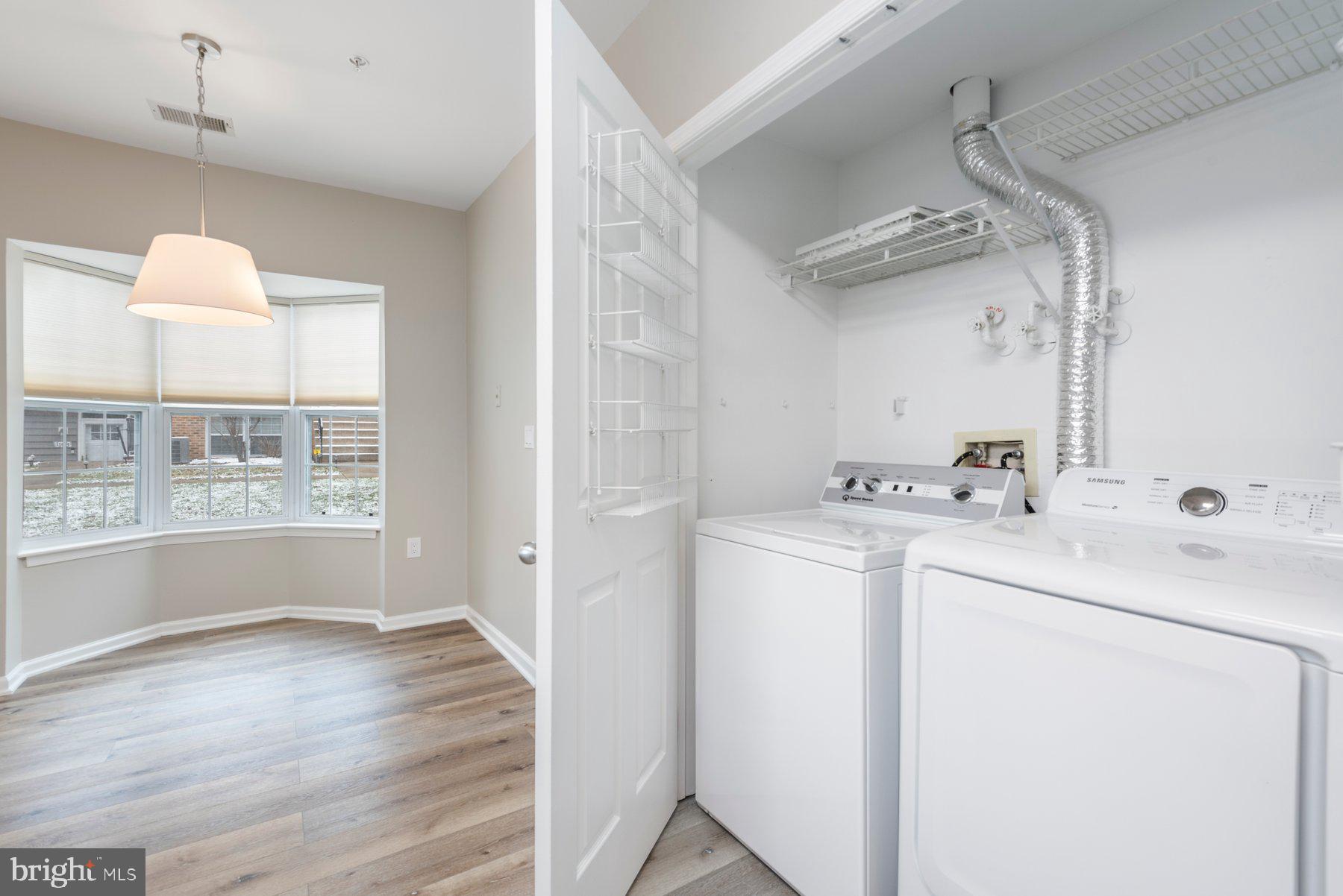 STONEHAVEN MEWS IN CROFTON VILLAGE - Residential