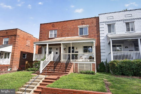 Photo of 318 Wesmond Drive, ALEXANDRIA, VA 22305 (MLS # VAAX2066788)