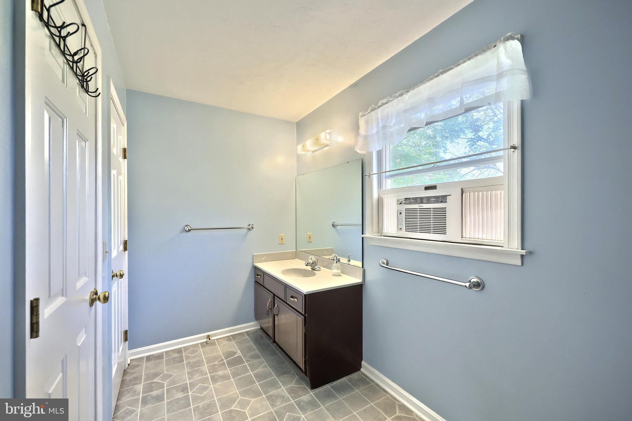 BROGUE - Residential