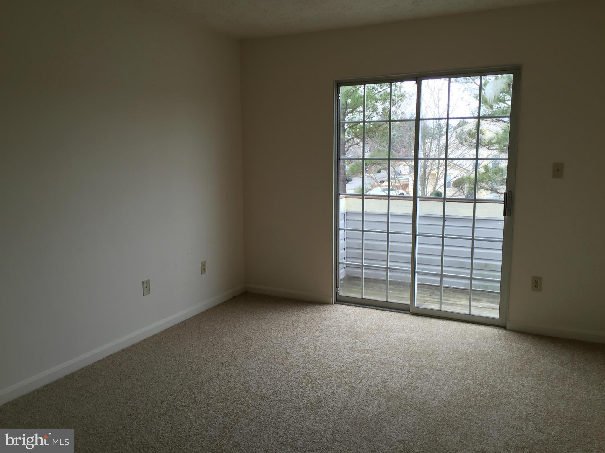 COLUMBIA COMMONS - Residential Lease