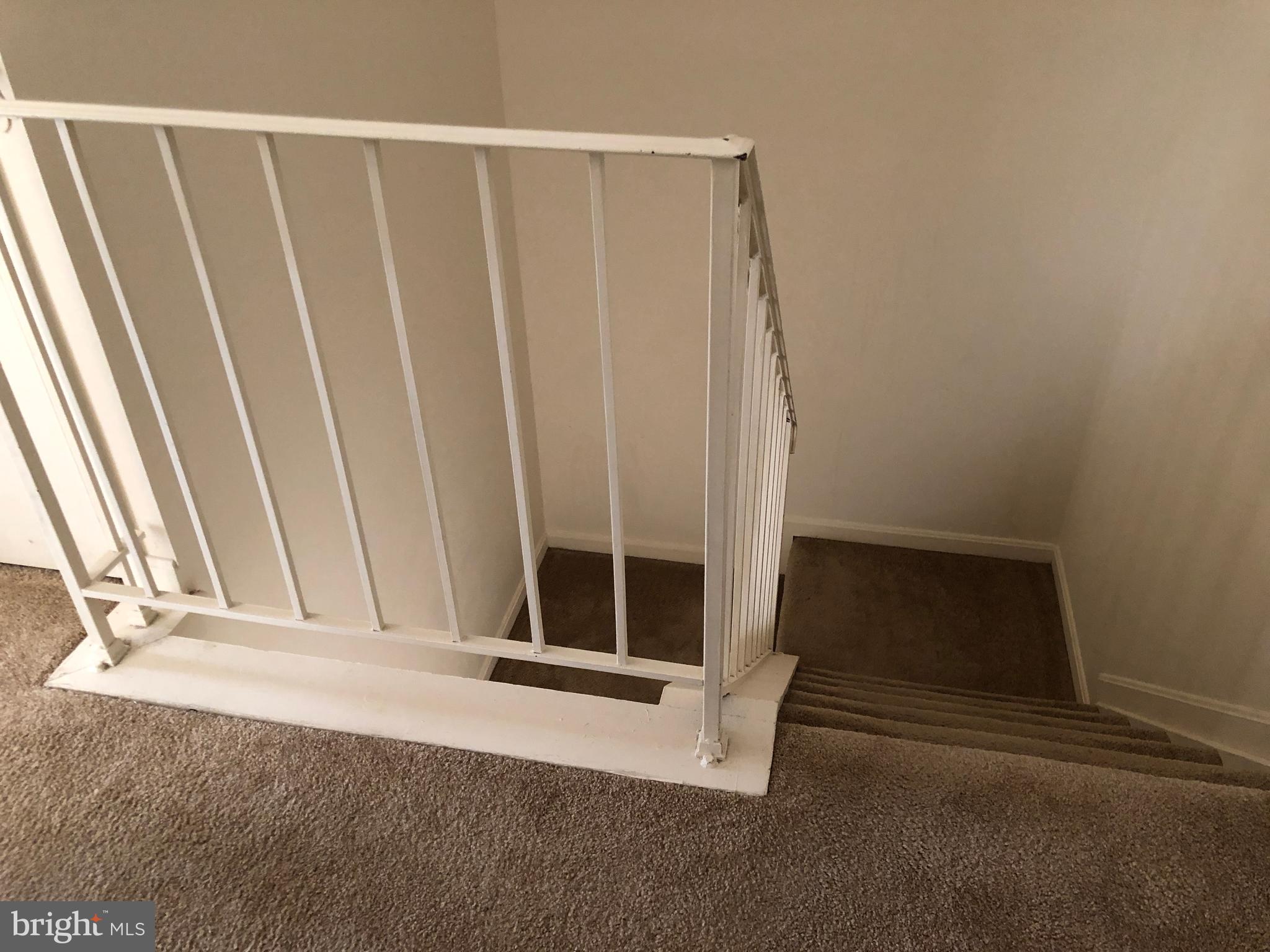 COLUMBIA COMMONS - Residential Lease